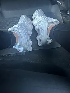 FeetVibe online show from March 8, 6:21 am