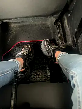 FeetVibe online show from October 10, 5:50 am