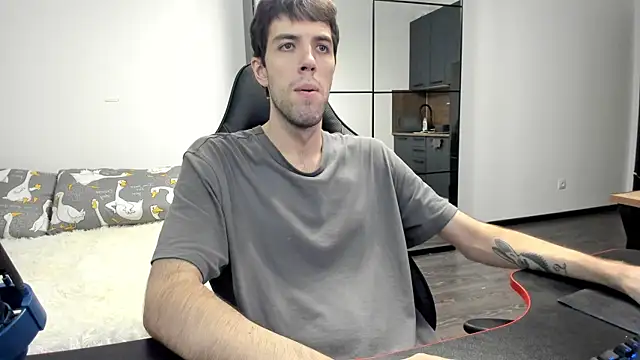 White Dylan online show from November 17, 4:07 am