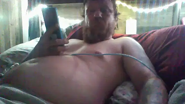 Snapshot of hornygiltz92 chatting on April 5, 6:32 am hornygiltz92 online show from April 5, 6:32 am