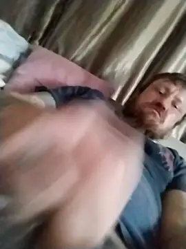 Snapshot of hornygiltz92 chatting on April 9, 7:41 pm hornygiltz92 online show from April 9, 7:41 pm