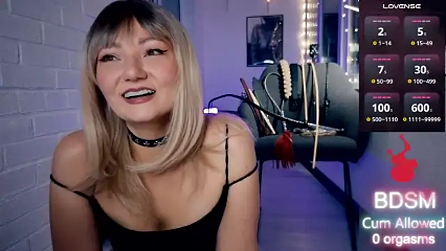 Snapshot of Sandralawrence chatting on November 7, 9:15 pm Sandralawrence online show from November 7, 9:15 pm