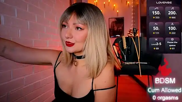 Snapshot of Sandralawrence chatting on December 15, 9:52 pm Sandralawrence online show from December 15, 9:52 pm