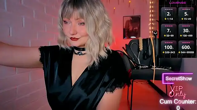 Sandralawrence online show from March 14, 9:53 pm