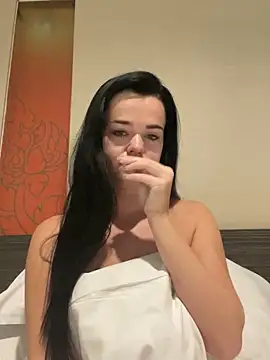 Snapshot of English-Chloe96 chatting on February 13, 6:42 am English-Chloe96 online show from February 13, 6:42 am