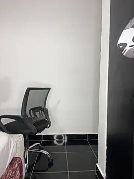 prettiepearl online show from November 27, 11:51 pm