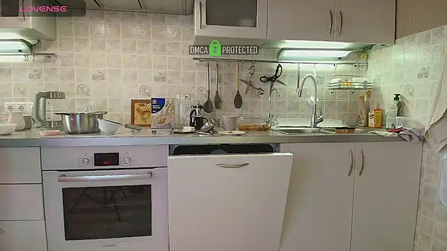 MilfeaN online show from February 25, 5:30 am