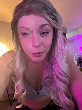 EllaSnow online show from March 13, 5:47 am