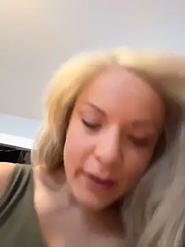 EllaSnow online show from April 9, 12:54 pm