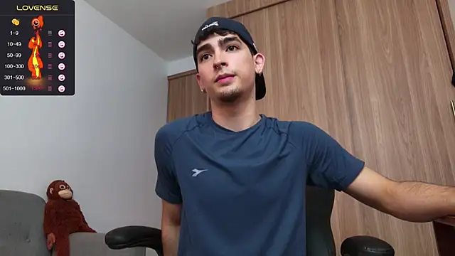 Snapshot of zenn_rush1 chatting on December 15, 12:06 pm zenn rush1 online show from December 15, 12:06 pm