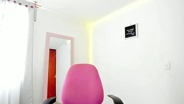 Anniie grey online show from December 18, 2:17 pm