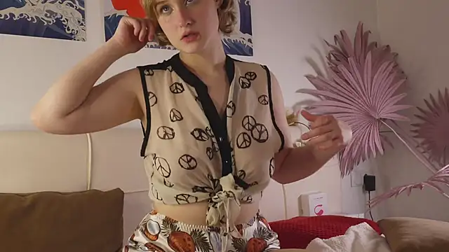 Snapshot of tiffannyjons chatting on December 20, 11:58 pm tiffannyjons online show from December 20, 11:58 pm