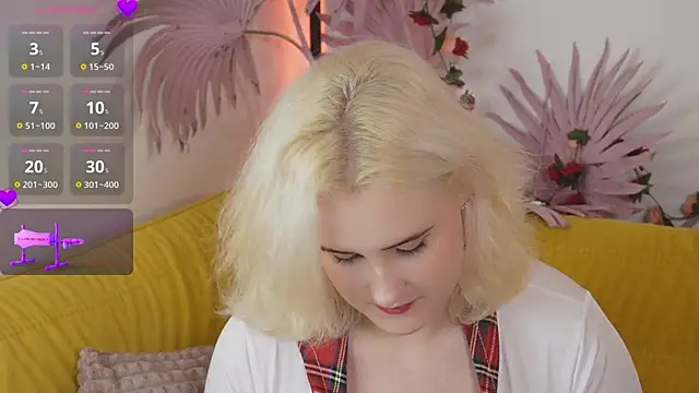 Snapshot of tiffannyjons chatting on October 8, 5:32 pm tiffannyjons online show from October 8, 5:32 pm