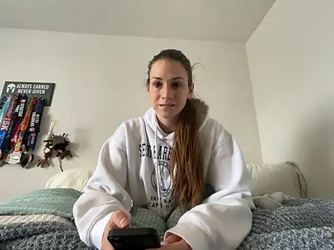 Snapshot of MissSwitch chatting on January 9, 3:34 pm MissSwitch online show from January 9, 3:34 pm