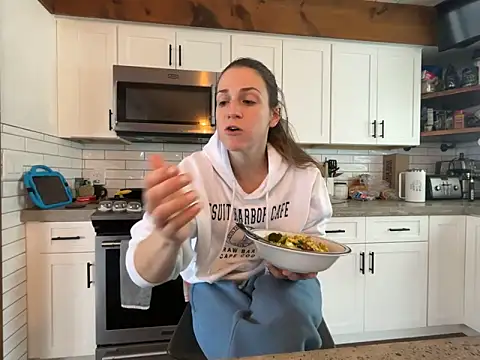 Snapshot of MissSwitch chatting on January 9, 6:36 pm MissSwitch online show from January 9, 6:36 pm