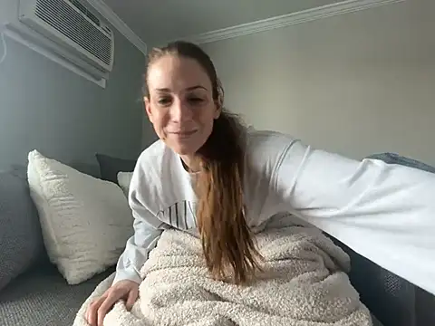 Snapshot of MissSwitch chatting on March 7, 6:43 pm MissSwitch online show from March 7, 6:43 pm