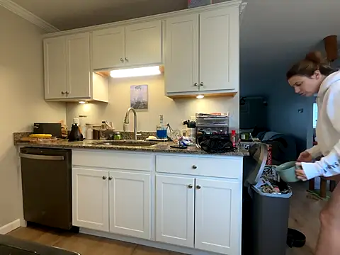 MissSwitch online show from December 4, 2:37 pm