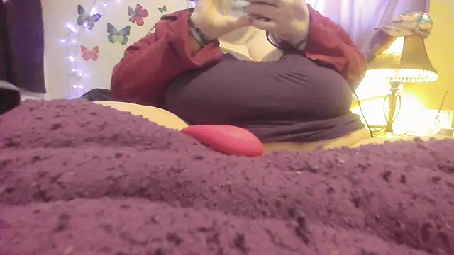 Alli Kat online show from February 10, 8:00 pm