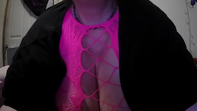 Alli Kat online show from March 10, 7:46 am