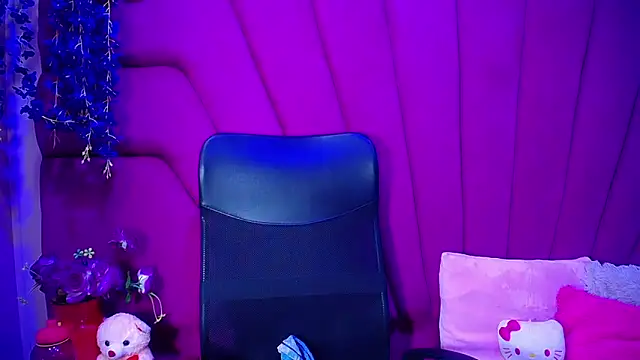 nathalia pink online show from February 18, 3:02 am