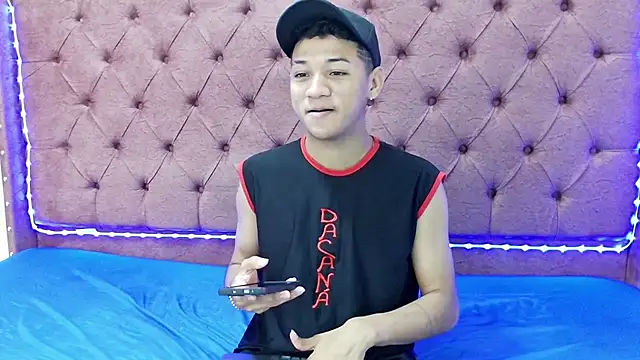 boys yourparty online show from January 7, 1:14 pm