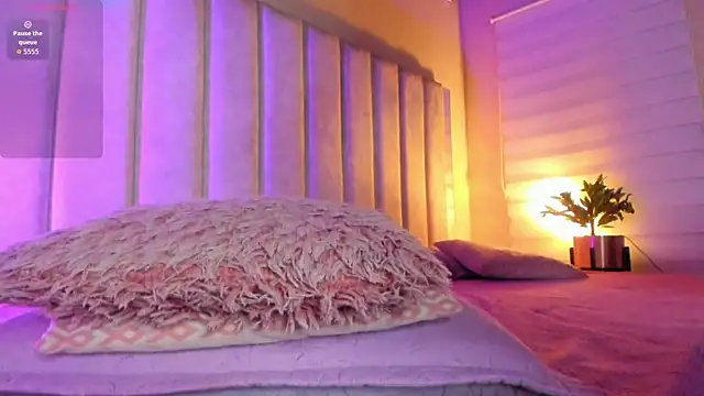 Snapshot of lil_hanna18 chatting on October 15, 10:04 am lil hanna18 online show from October 15, 10:04 am