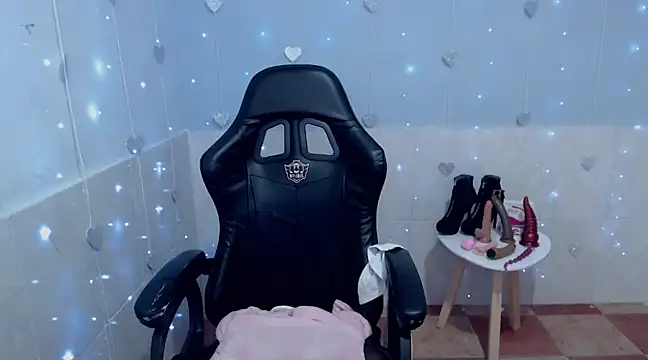 kiara scottt online show from February 1, 5:07 am