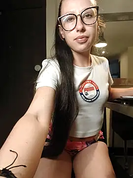 Snapshot of milena_23x chatting on March 20, 6:08 am milena 23x online show from March 20, 6:08 am