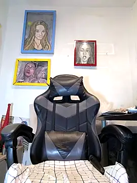 Snapshot of milena_23x chatting on March 1, 10:50 am milena 23x online show from March 1, 10:50 am