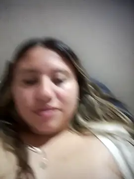 Snapshot of eimy_collinssss chatting on December 14, 4:51 am eimy collinssss online show from December 14, 4:51 am