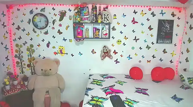 Snapshot of marianaoficial249701 chatting on February 25, 2:22 pm marianaoficial249701 online show from February 25, 2:22 pm