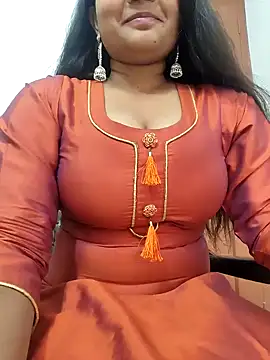 Snapshot of mishti_kaur chatting on December 20, 8:28 am mishti kaur online show from December 20, 8:28 am