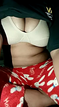 Snapshot of mishti_kaur chatting on January 14, 7:53 pm mishti kaur online show from January 14, 7:53 pm