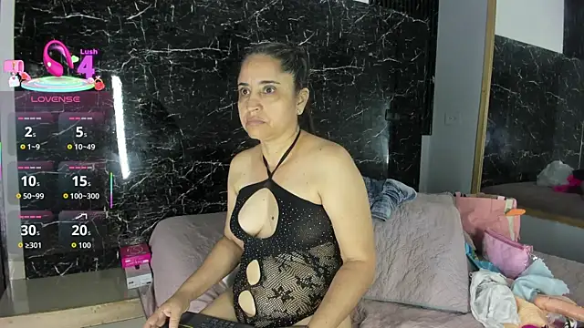 Snapshot of Yaya____11 chatting on December 14, 4:29 am Yaya 11 online show from December 14, 4:29 am