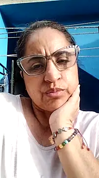 Snapshot of Yaya____11 chatting on December 14, 9:52 pm Yaya 11 online show from December 14, 9:52 pm