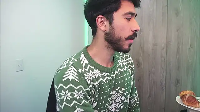 Snapshot of dam0n_fr0st chatting on December 3, 1:41 am dam0n fr0st online show from December 3, 1:41 am