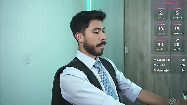 Snapshot of dam0n_fr0st chatting on December 17, 10:22 pm dam0n fr0st online show from December 17, 10:22 pm