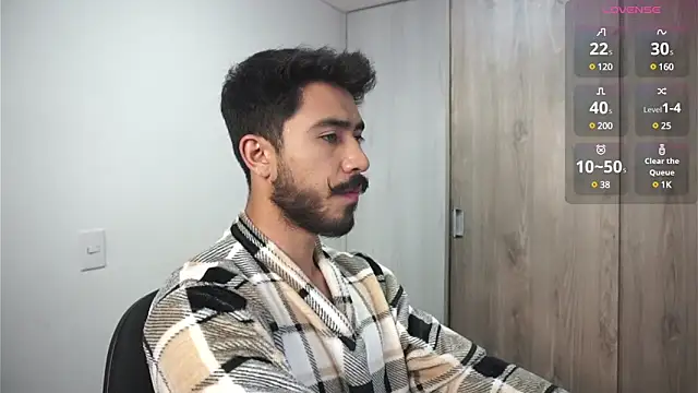 Snapshot of dam0n_fr0st chatting on December 24, 5:27 am dam0n fr0st online show from December 24, 5:27 am