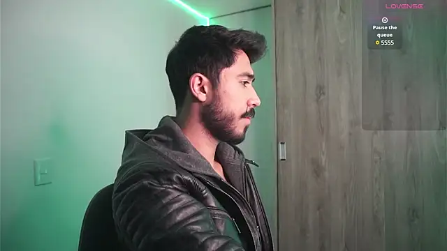 Snapshot of dam0n_fr0st chatting on December 26, 7:03 am dam0n fr0st online show from December 26, 7:03 am