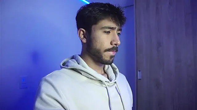 Snapshot of dam0n_fr0st chatting on December 28, 12:45 pm dam0n fr0st online show from December 28, 12:45 pm