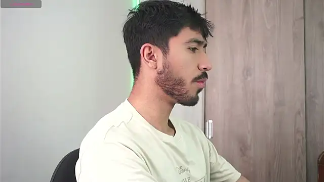 Snapshot of dam0n_fr0st chatting on December 30, 2:30 pm dam0n fr0st online show from December 30, 2:30 pm