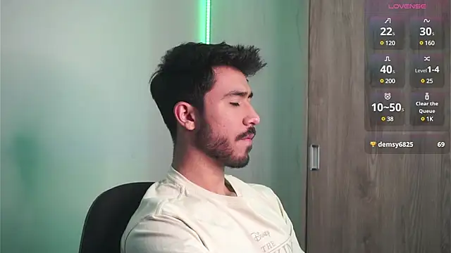 Snapshot of dam0n_fr0st chatting on December 30, 5:34 pm dam0n fr0st online show from December 30, 5:34 pm