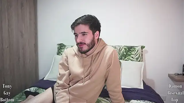 Snapshot of dam0n_fr0st chatting on January 6, 12:02 pm dam0n fr0st online show from January 6, 12:02 pm