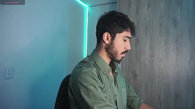 Snapshot of dam0n_fr0st chatting on January 8, 10:27 pm dam0n fr0st online show from January 8, 10:27 pm