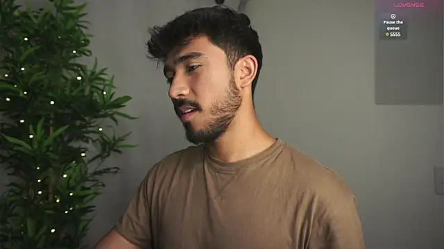 Snapshot of dam0n_fr0st chatting on March 19, 12:26 am dam0n fr0st online show from March 19, 12:26 am