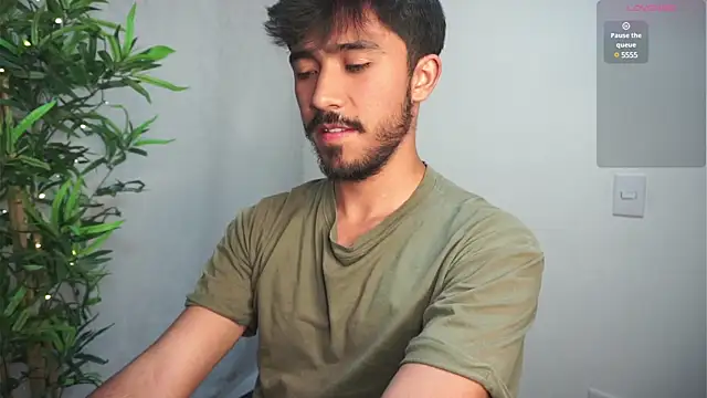 Snapshot of dam0n_fr0st chatting on March 23, 2:26 am dam0n fr0st online show from March 23, 2:26 am