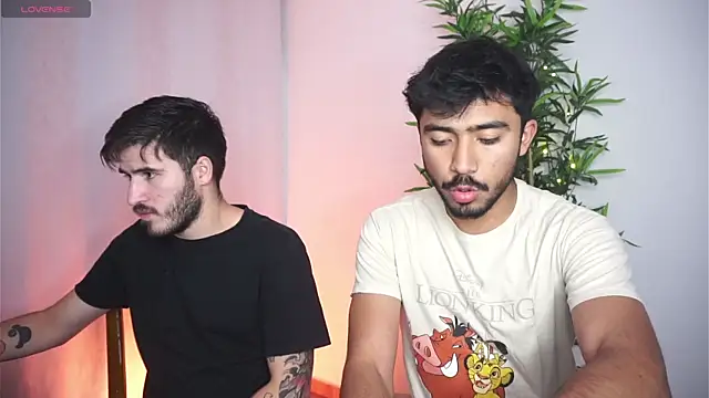 Snapshot of dam0n_fr0st chatting on October 6, 7:33 pm dam0n fr0st online show from October 6, 7:33 pm