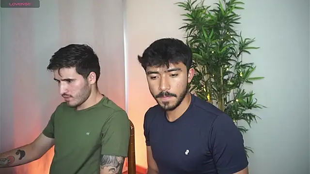 Snapshot of dam0n_fr0st chatting on October 8, 8:17 pm dam0n fr0st online show from October 8, 8:17 pm