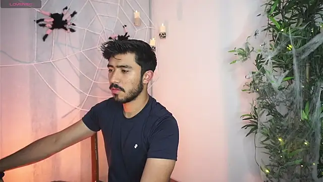 Snapshot of dam0n_fr0st chatting on October 15, 10:43 pm dam0n fr0st online show from October 15, 10:43 pm