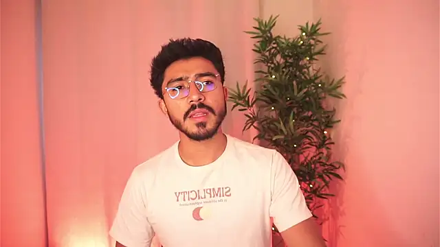 Snapshot of dam0n_fr0st chatting on December 4, 8:50 pm dam0n fr0st online show from December 4, 8:50 pm